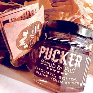 Dewie - swell, pucker, scrub and puff lip plumper and exfoliater